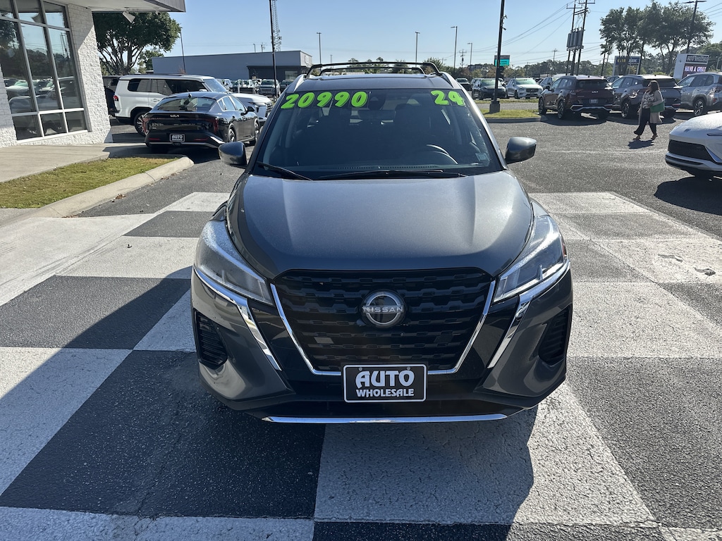 Used 2024 Nissan Kicks SV SUV