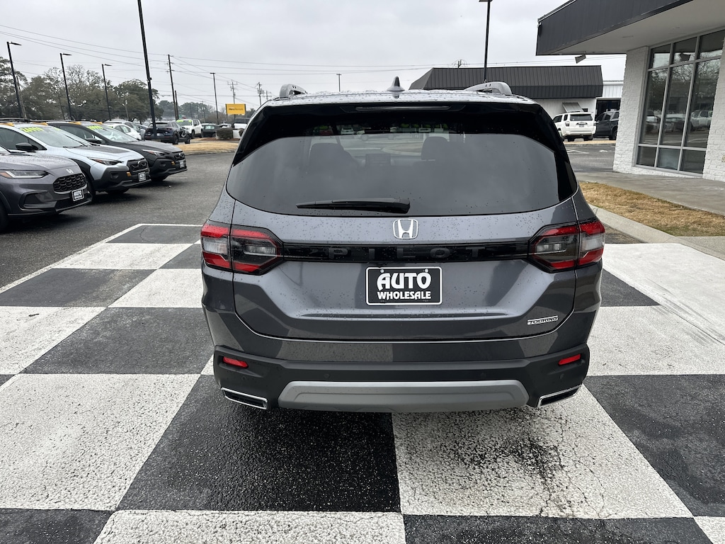 Used 2025 Honda Pilot Touring SUV