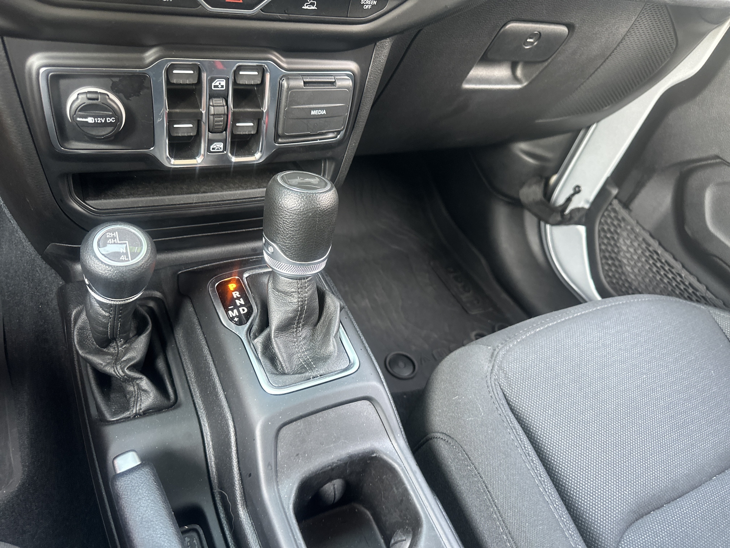 2023 Jeep Wrangler 4-Door Altitude - Photo 19