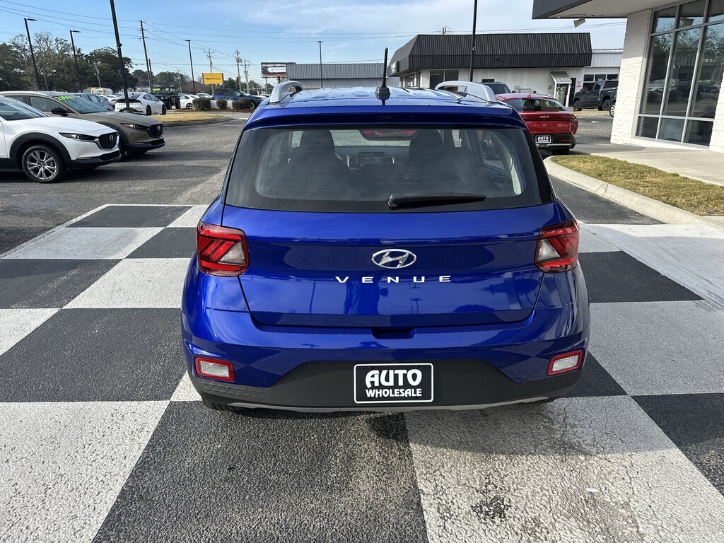 Used 2025 Hyundai Venue SEL SUV