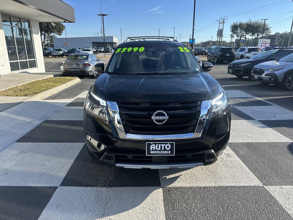 Used 2025 Nissan Pathfinder SL SUV