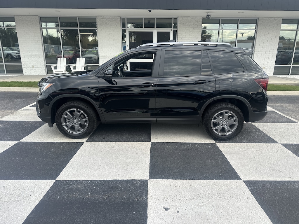 Used 2025 Honda Passport TrailSport SUV
