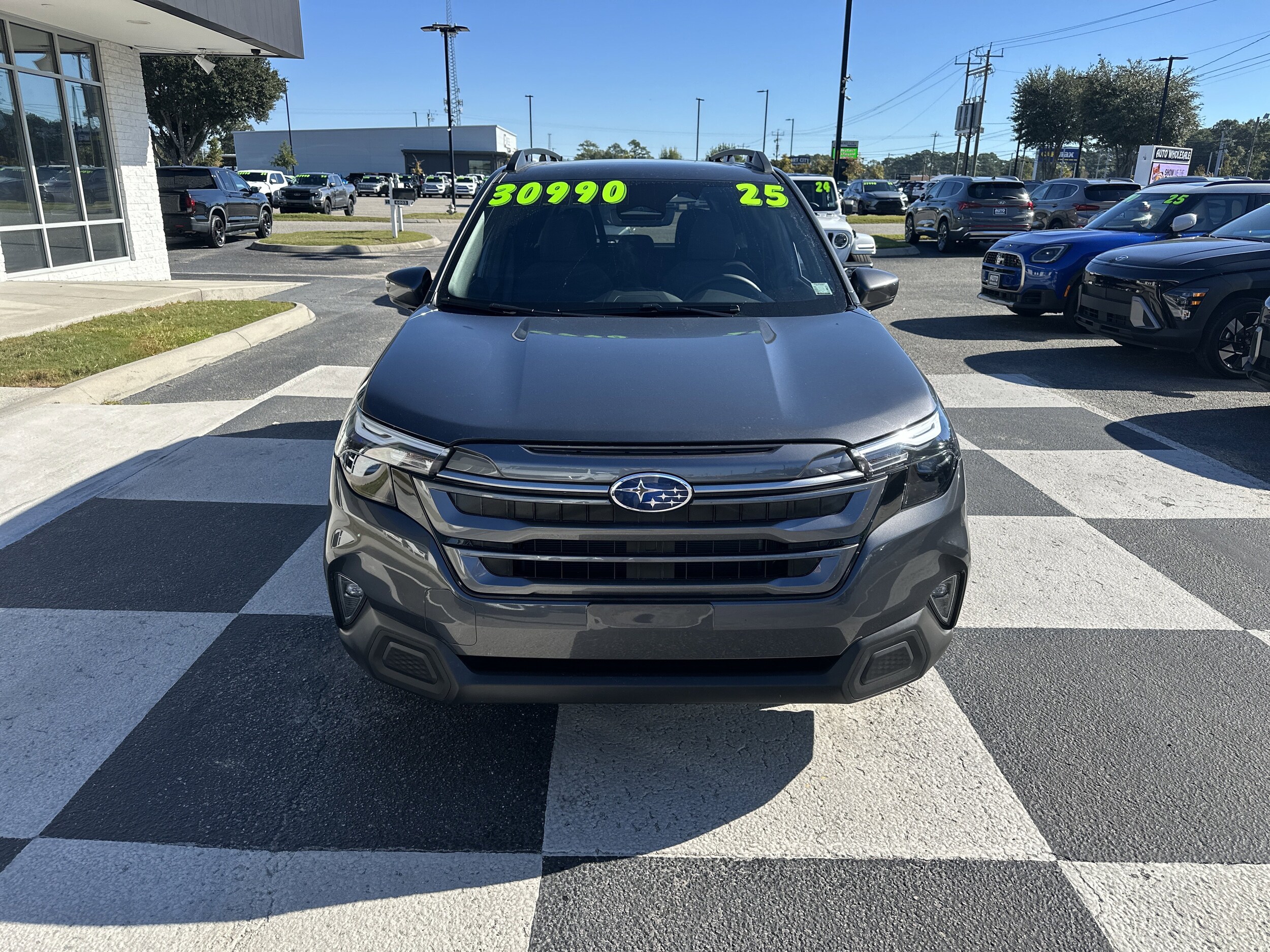 2025 Subaru Forester Premium photo 2