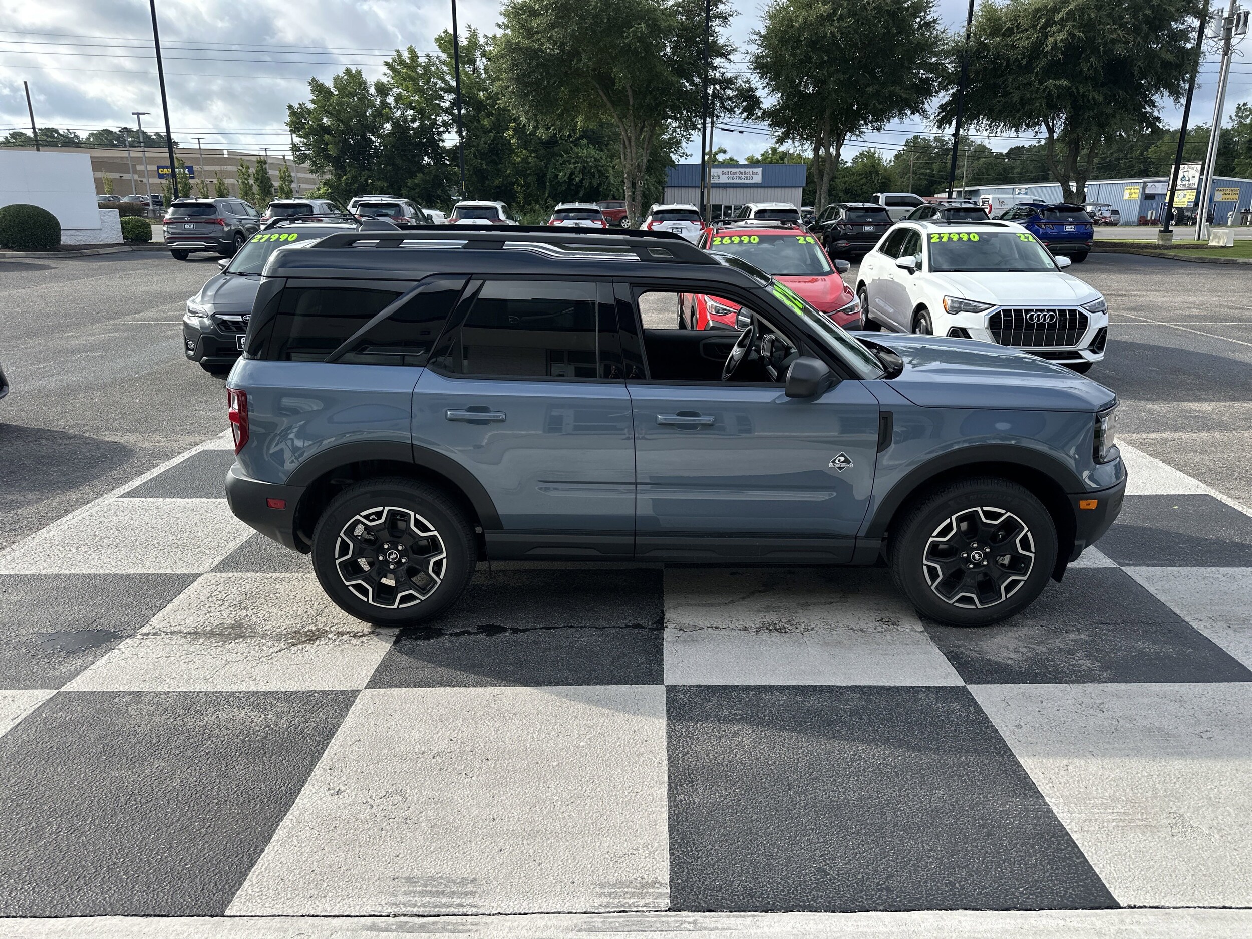 2025 Ford Bronco Sport Outer Banks photo 3