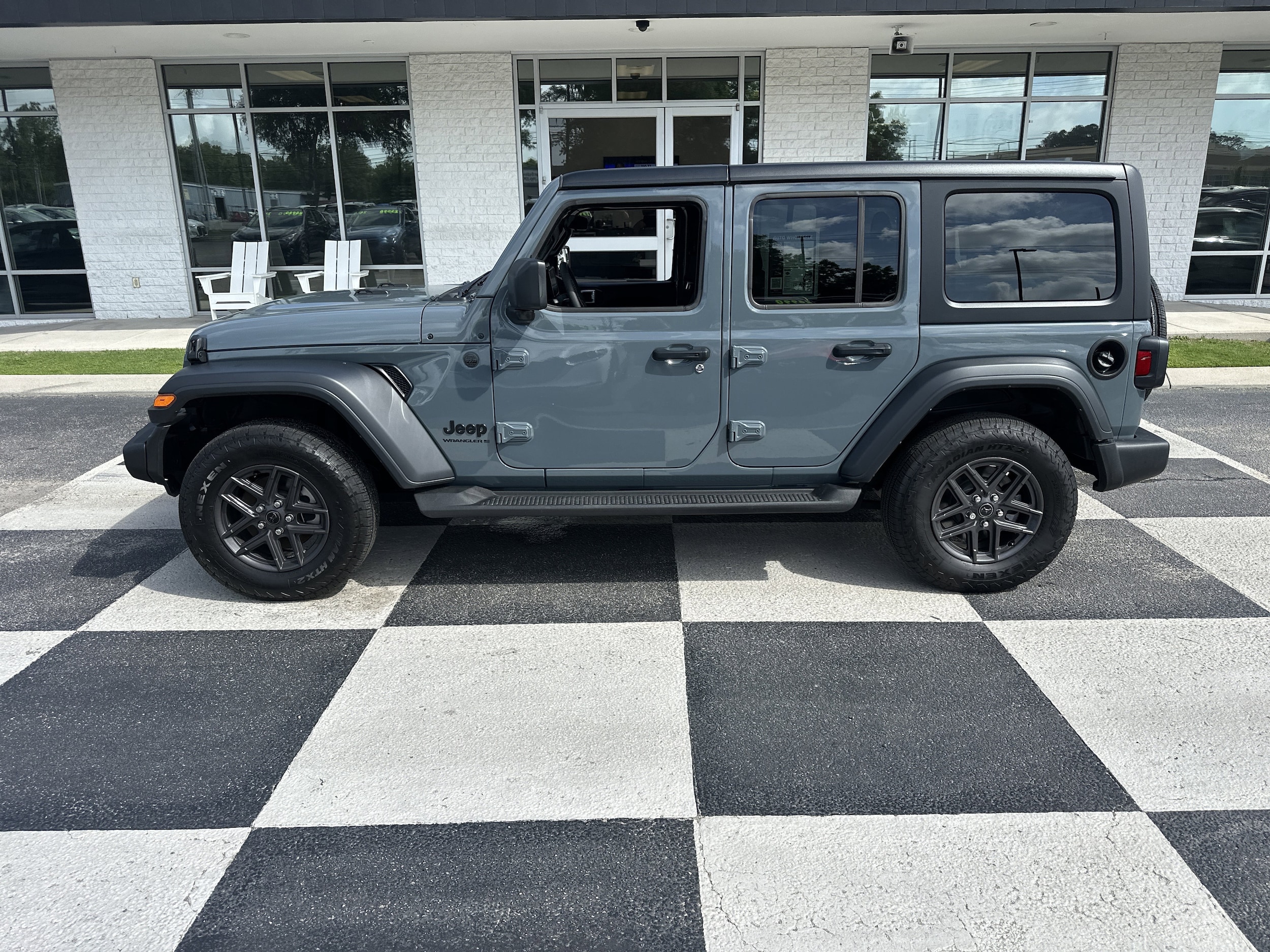 2025 Jeep Wrangler Sport S's photo