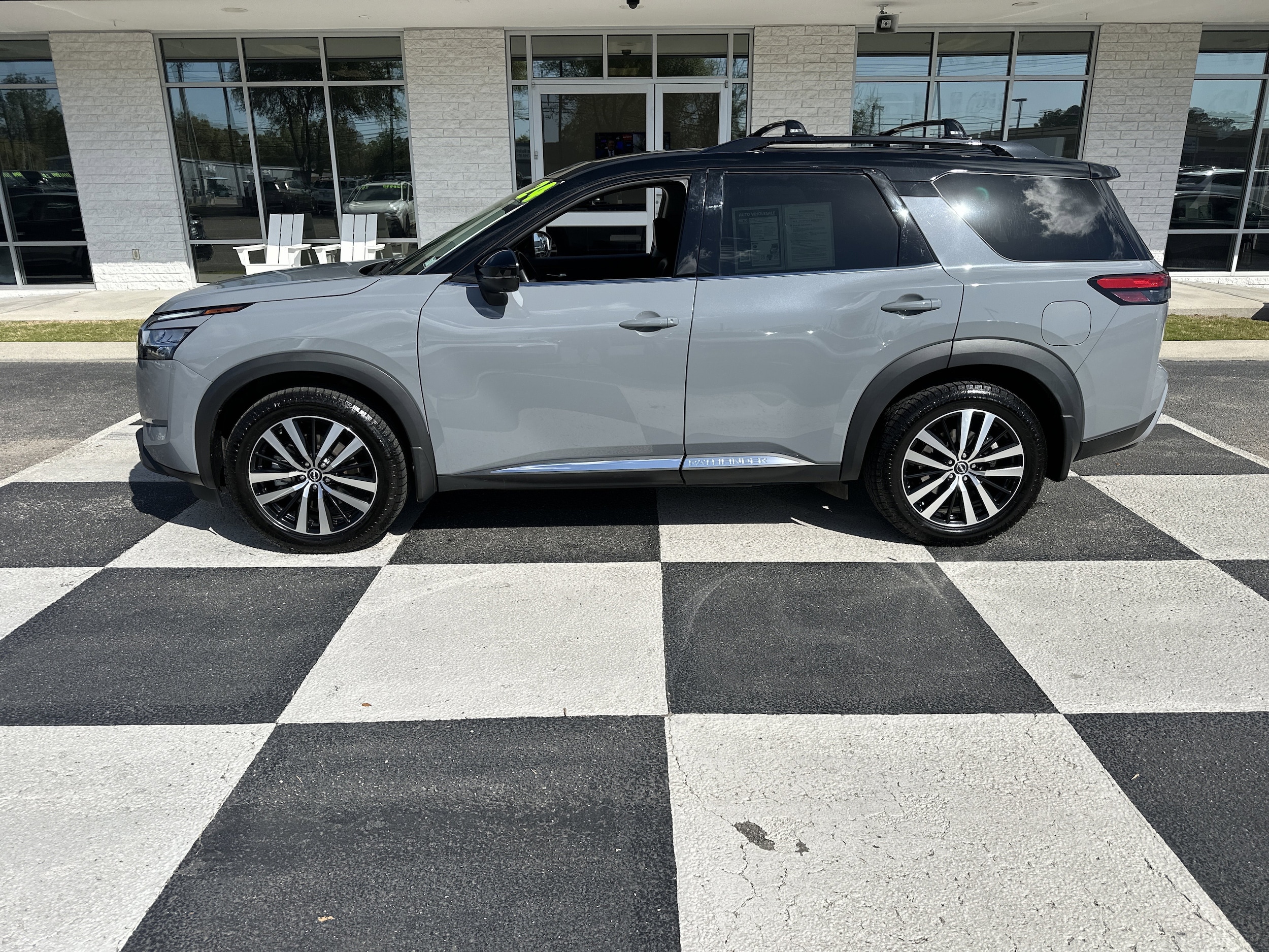 2024 Nissan Pathfinder Platinum