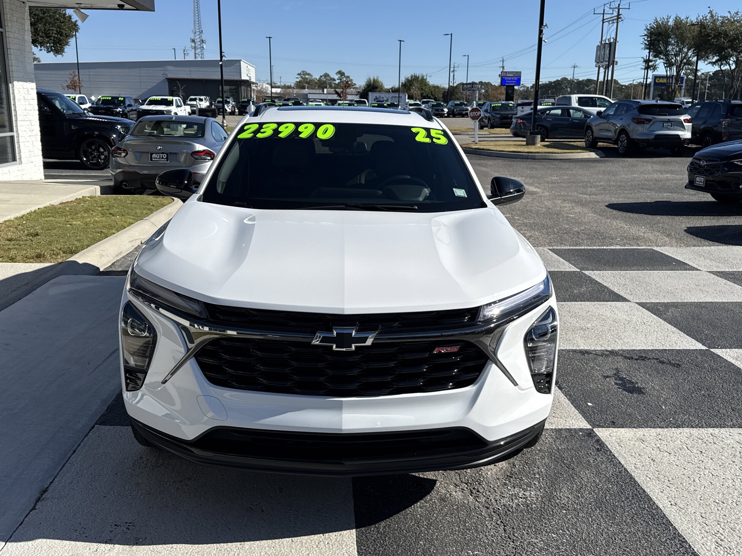 2025 Chevrolet Trax photo 2