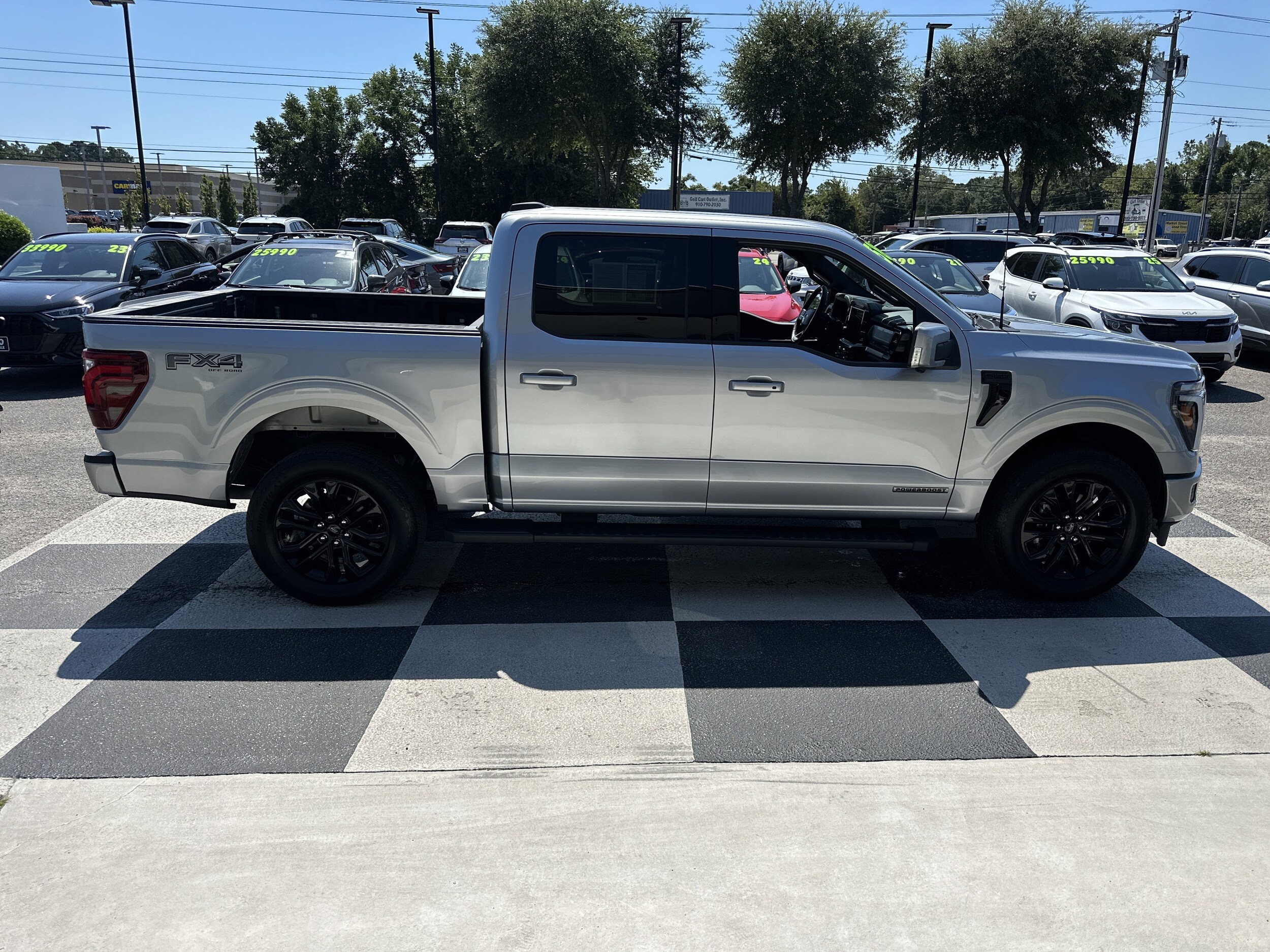2025 Ford F-150 Lariat photo 3