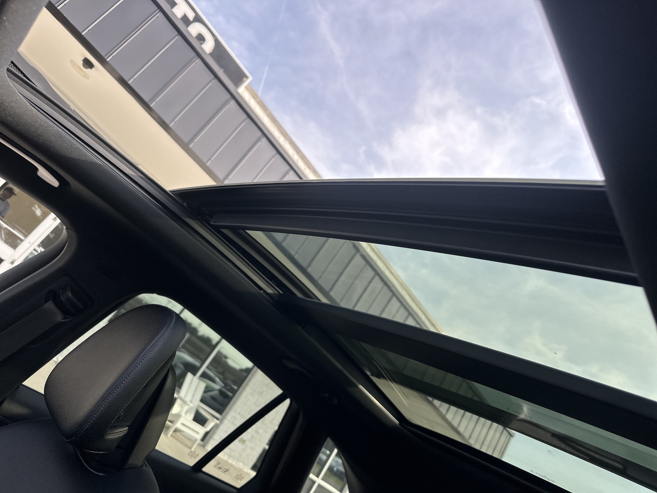 2023 Mercedes-Benz GLC GLC 300 - Photo 11