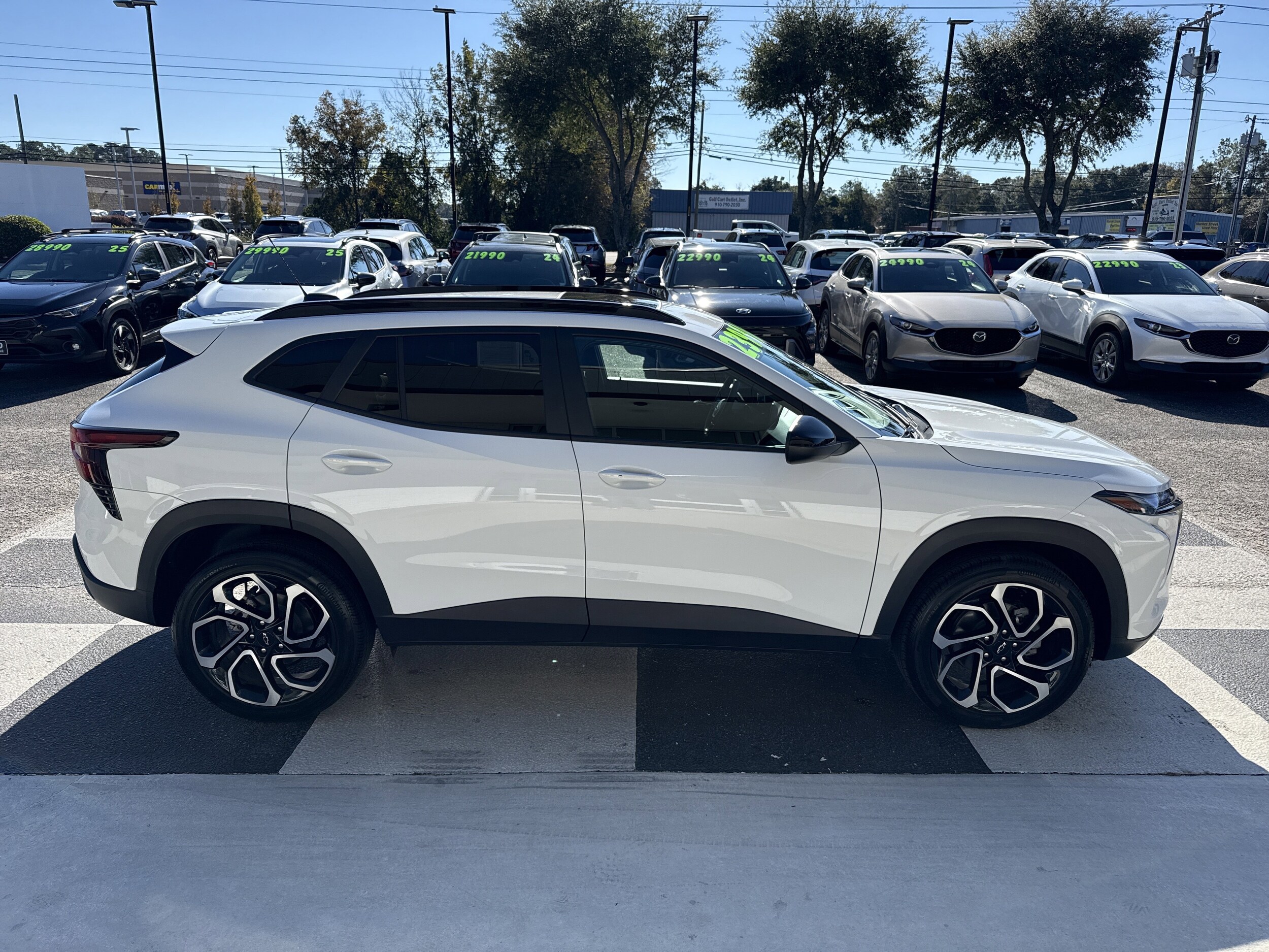 2025 Chevrolet Trax photo 3