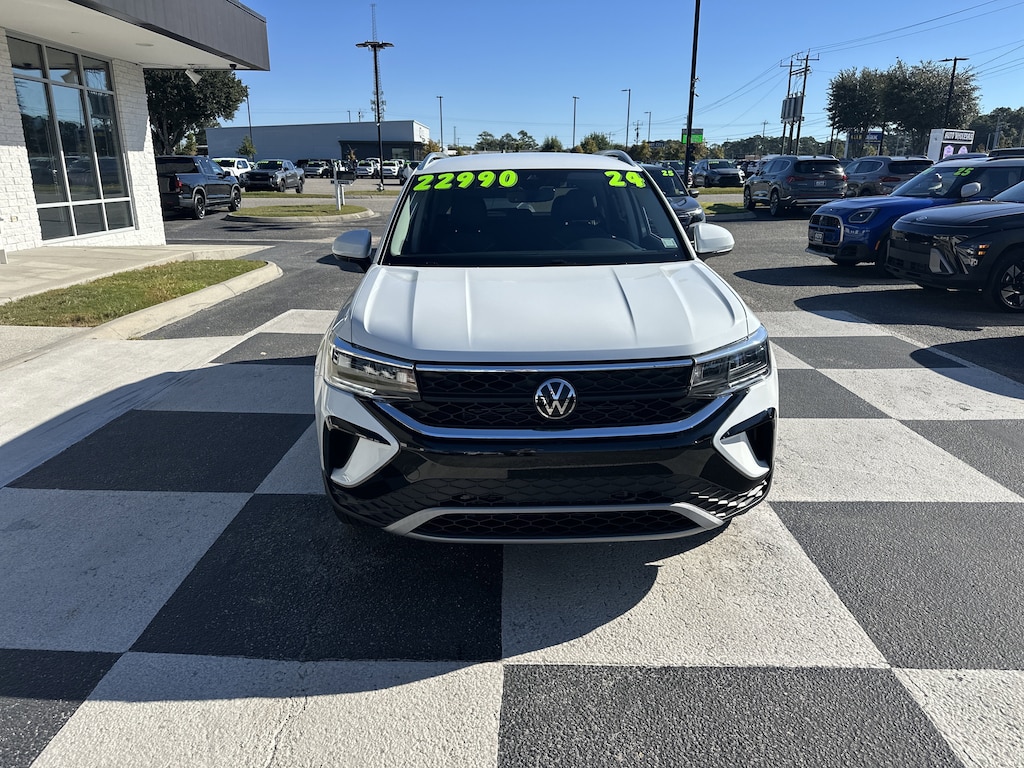 Used 2024 Volkswagen Taos 1.5T SE SUV