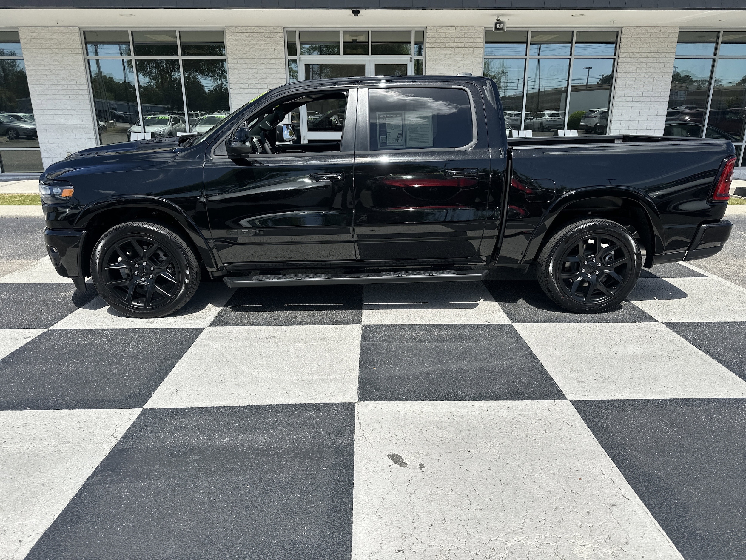 2026 RAM 1500 Laramie 4x4 Crew Cab 5'7's photo