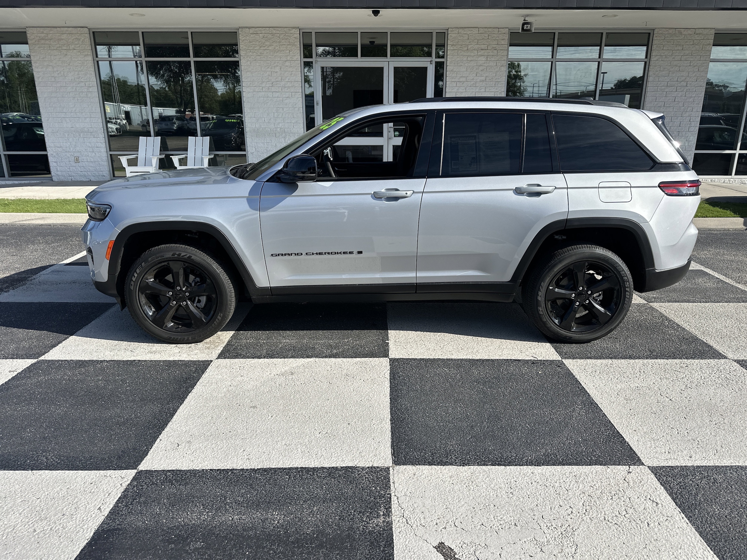 2025 Jeep Grand Cherokee Altitude 4x4's photo