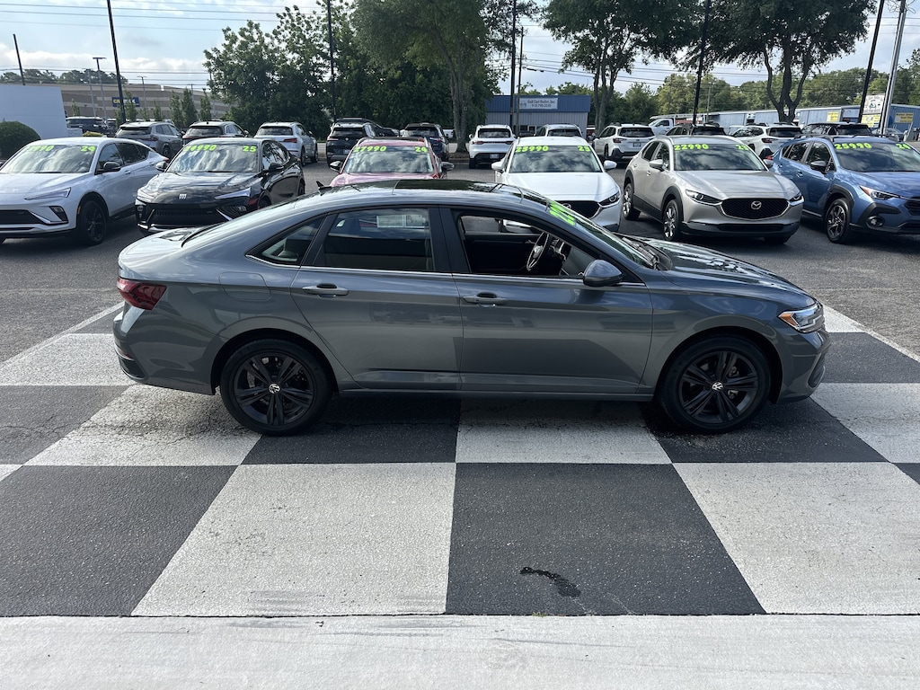 Used 2024 Volkswagen Jetta 1.5T SE Sedan
