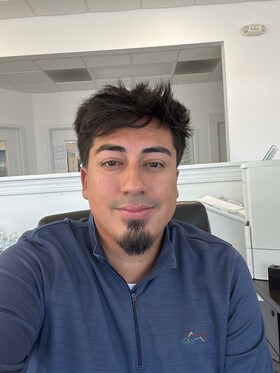 Staff member Julian Soto from b9834b409fe7