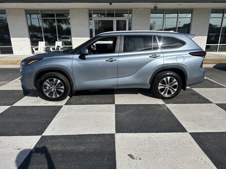 2024 Toyota Highlander Hybrid XLE SUV