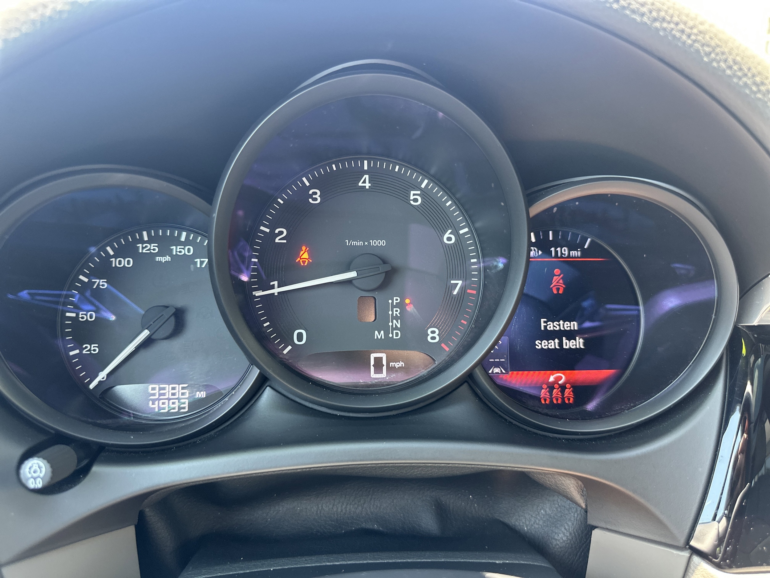 2025 Porsche Macan - Photo 16