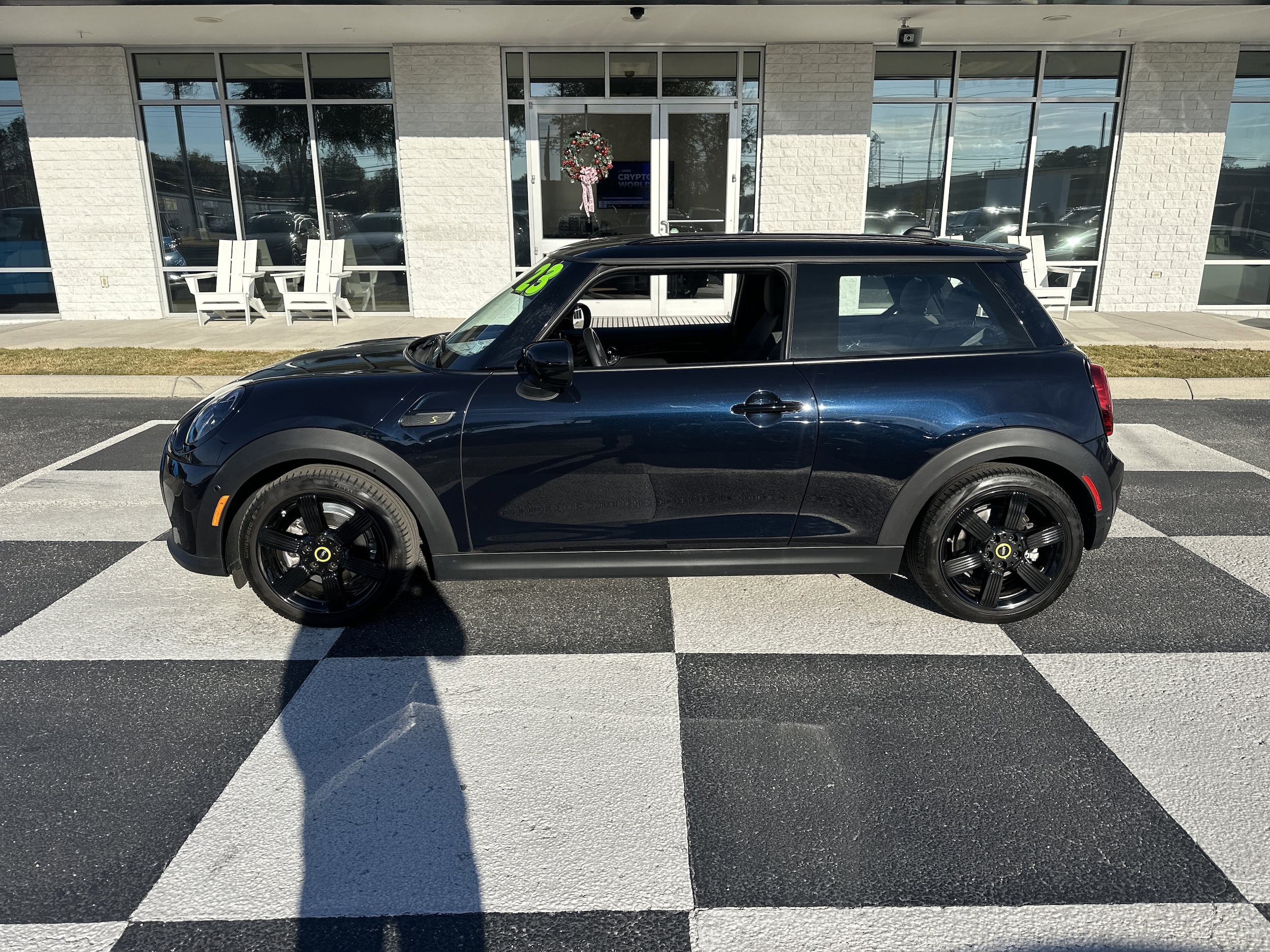 2023 MINI Hardtop 2 Door SE's photo