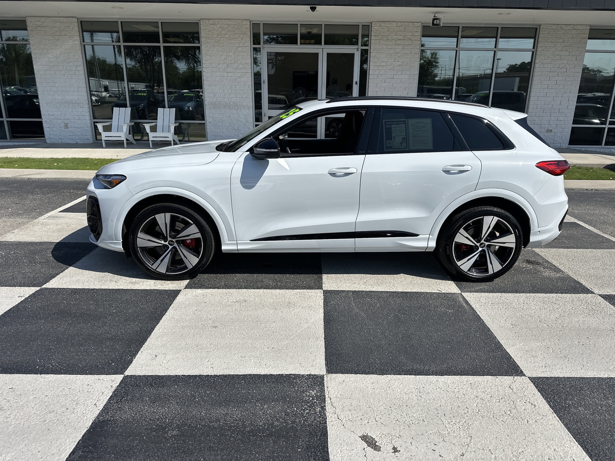 2025 Audi SQ5 Prestige's photo