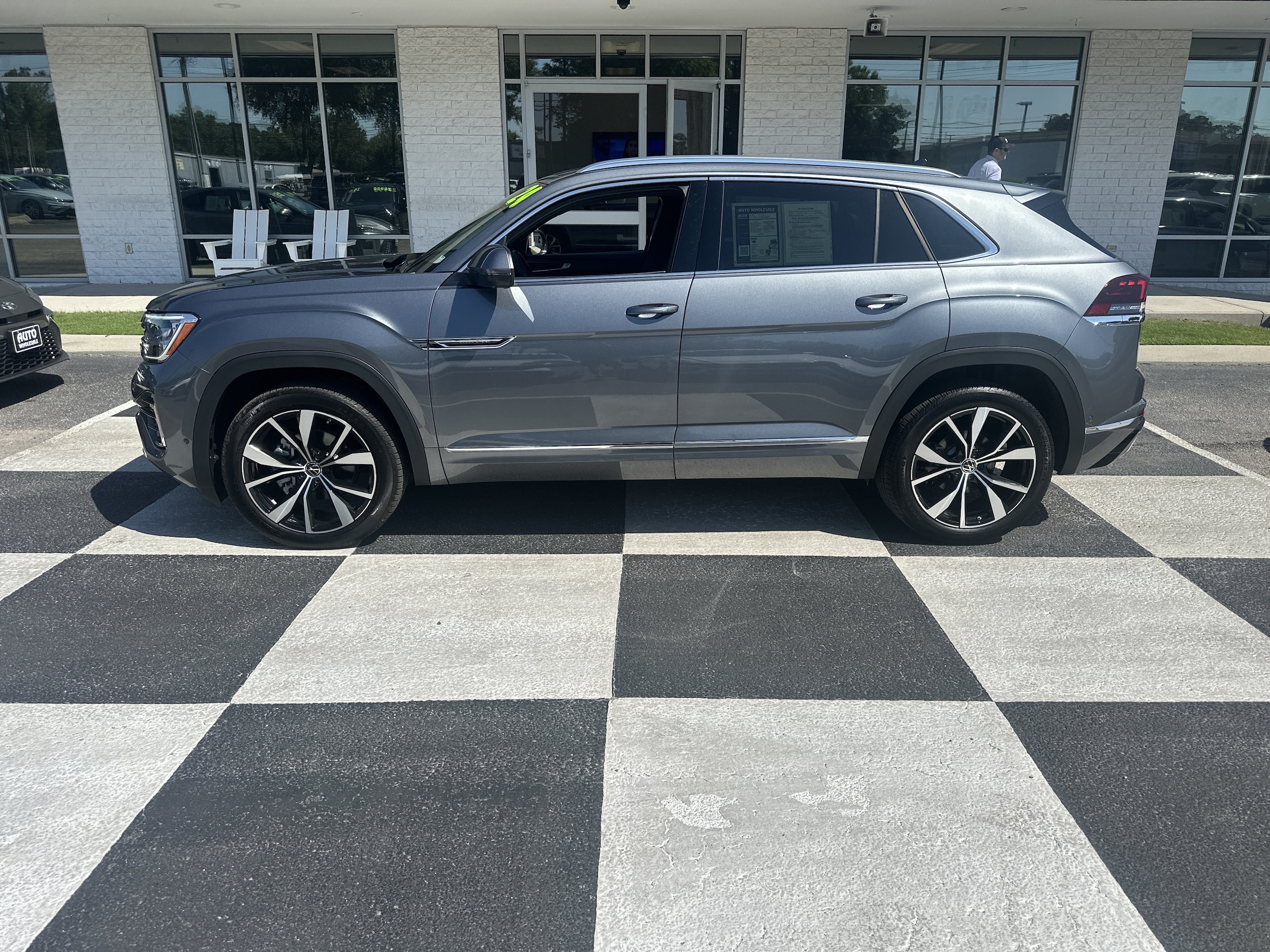 2024 Volkswagen Atlas Cross Sport 2.0T SEL Premium R-Line 4MOTION's photo