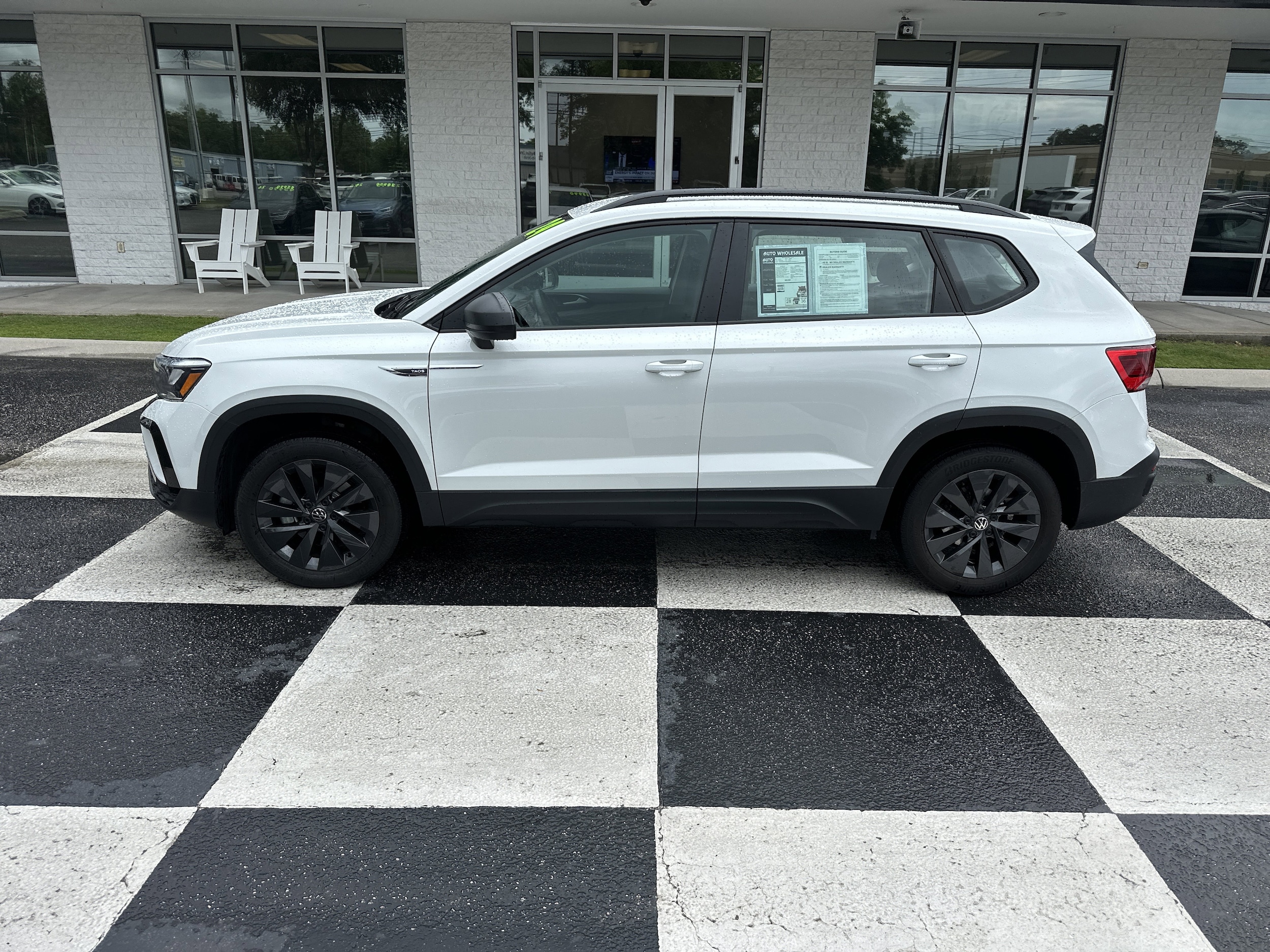 2024 Volkswagen Taos 1.5T S's photo