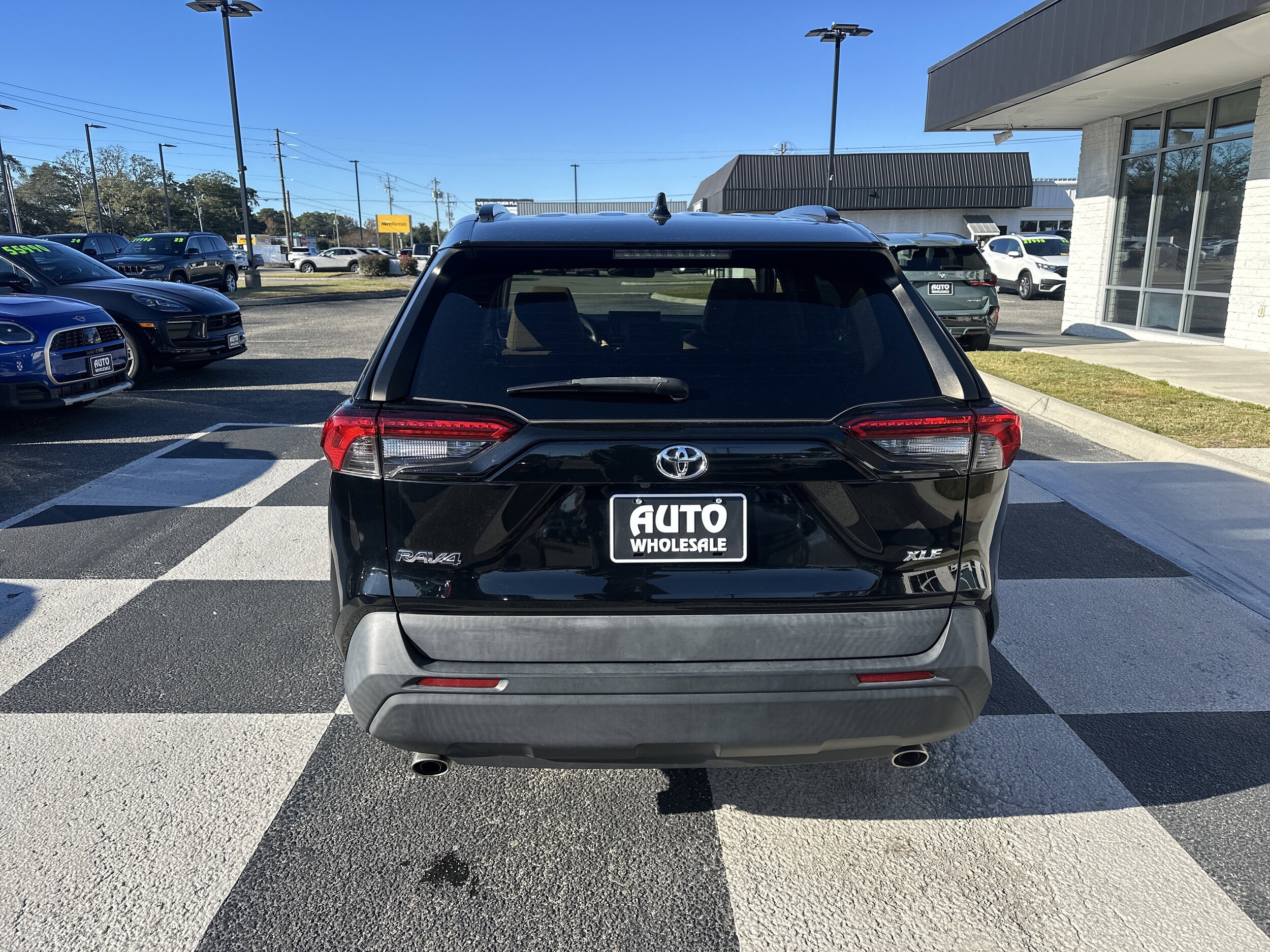 2021 Toyota RAV4 XLE photo 4