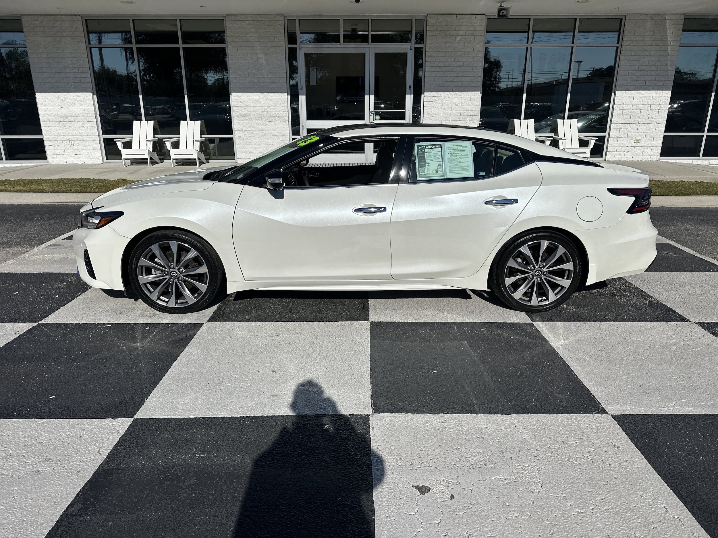 2023 Nissan Maxima Platinum's photo