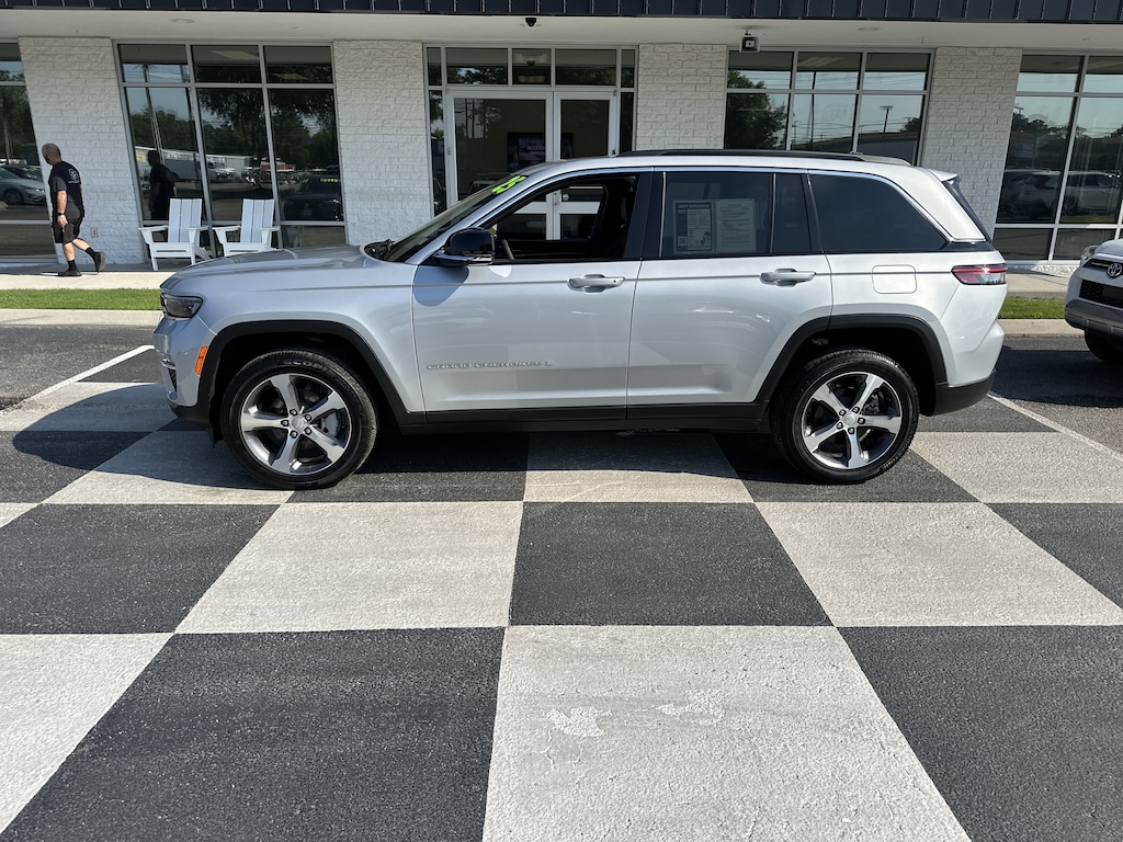 Used 2025 Jeep Grand Cherokee Limited SUV