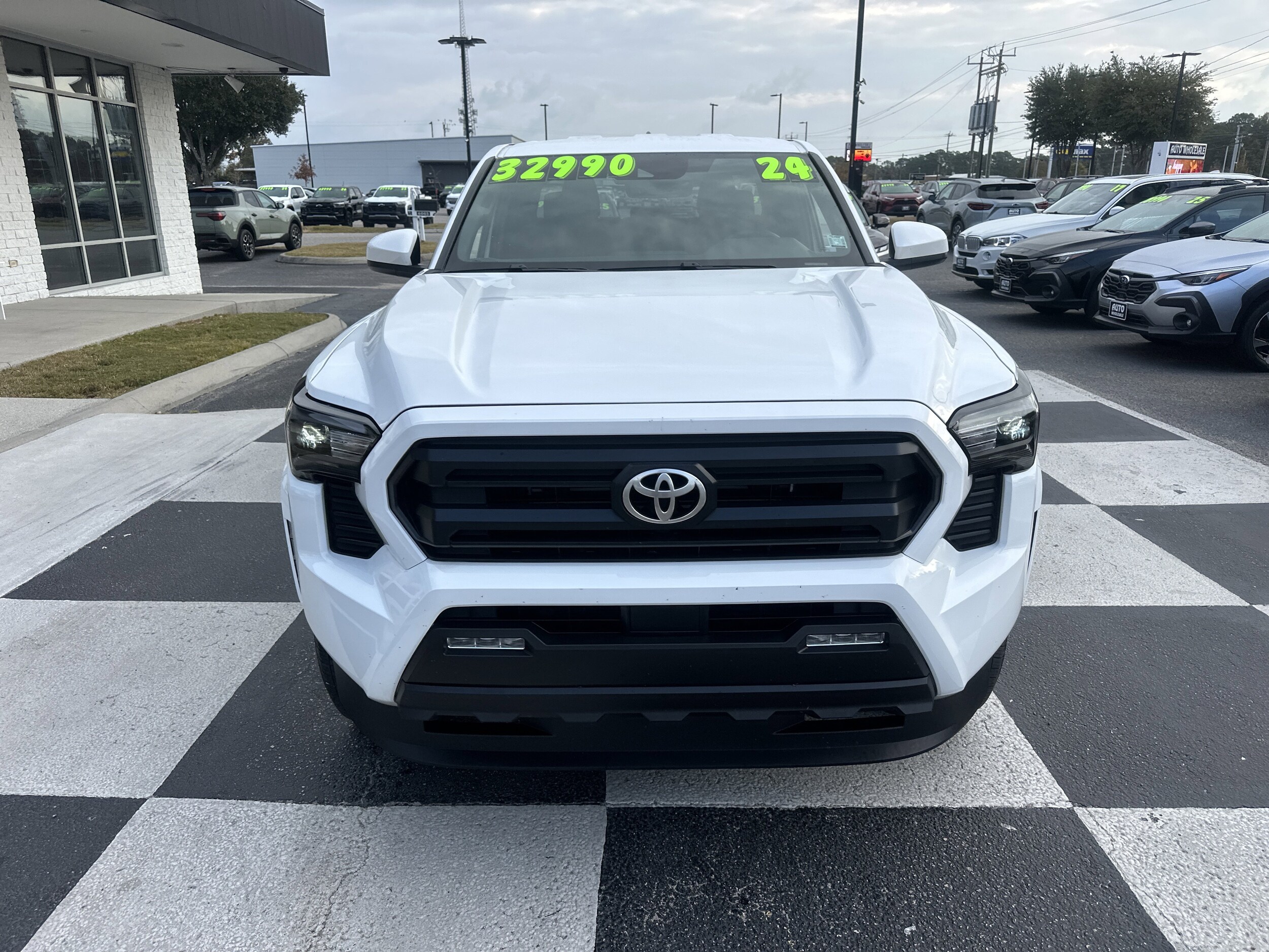 2024 Toyota Tacoma SR5 photo 2