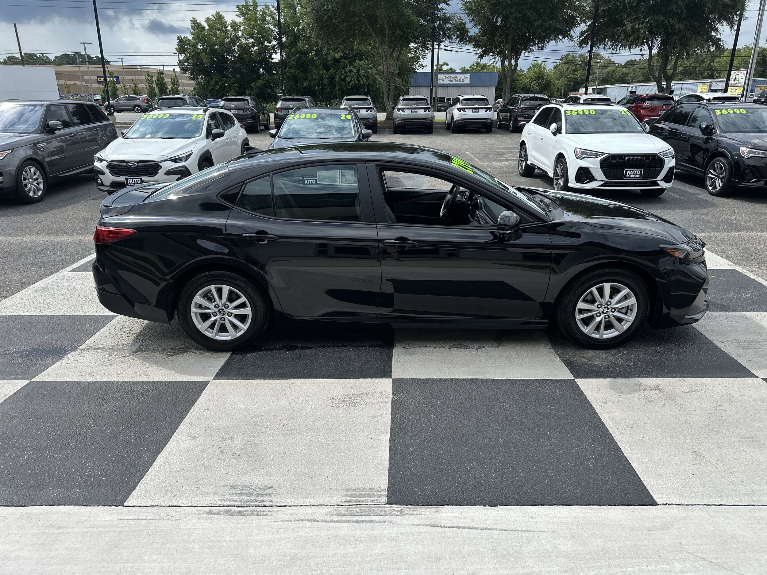 2025 Toyota Camry LE photo 2