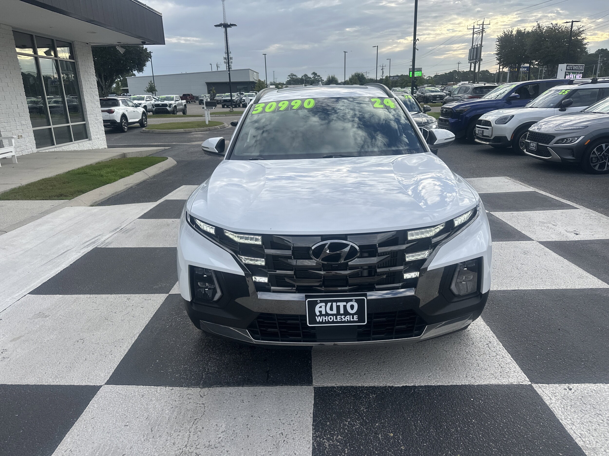 2024 Hyundai Santa Cruz Limited photo 2