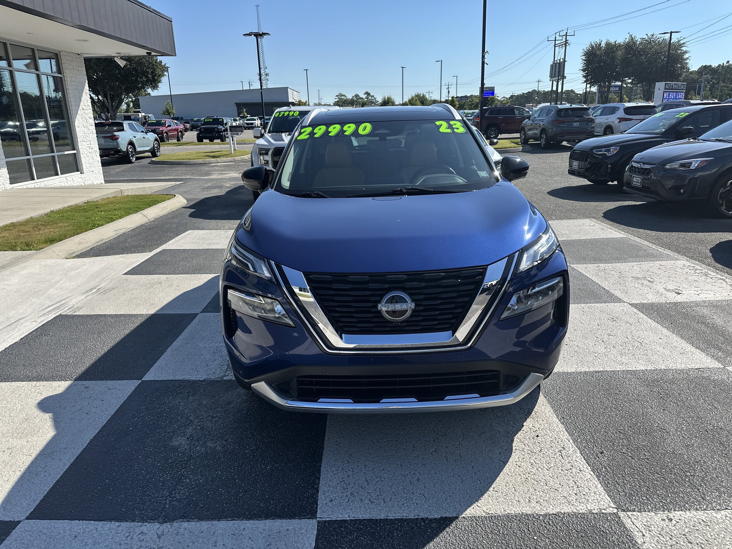 2023 Nissan Rogue Platinum photo 2