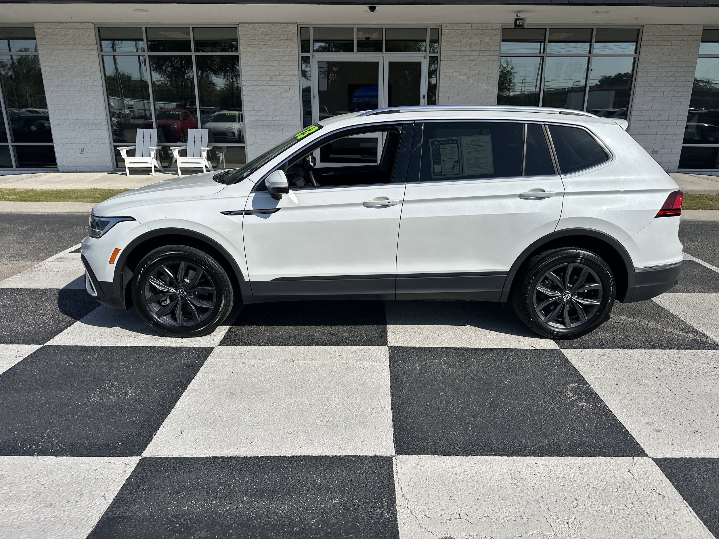 2023 Volkswagen Tiguan SE