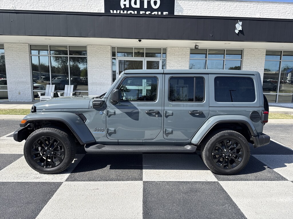 Used 2025 Jeep Wrangler 4xe Sahara SUV
