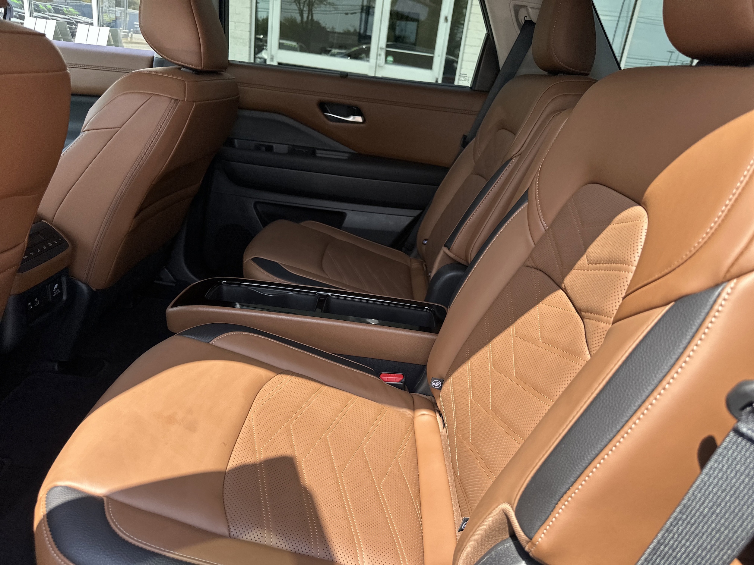 2025 Nissan Pathfinder Platinum - Photo 12