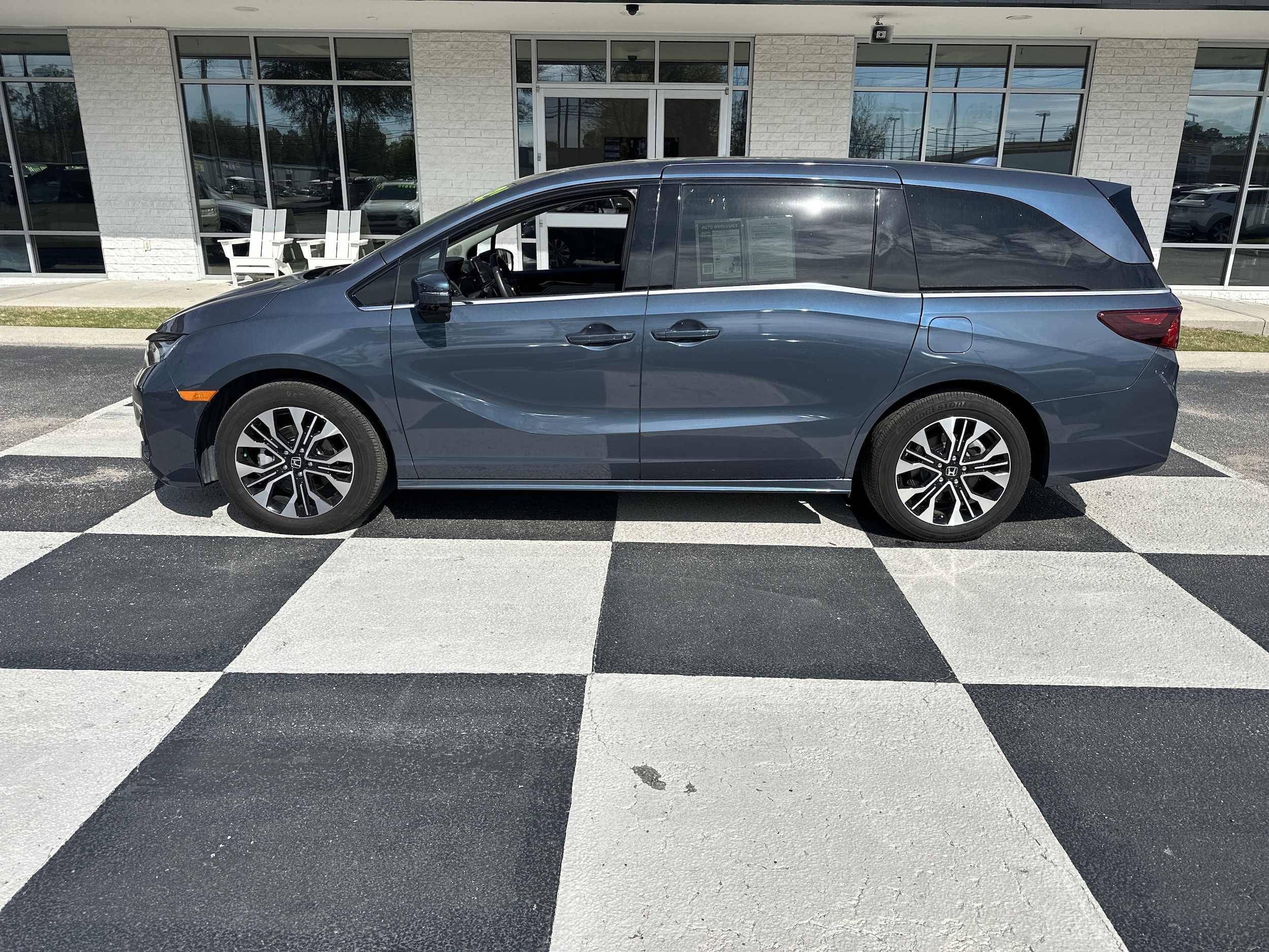 2025 Honda Odyssey Elite's photo