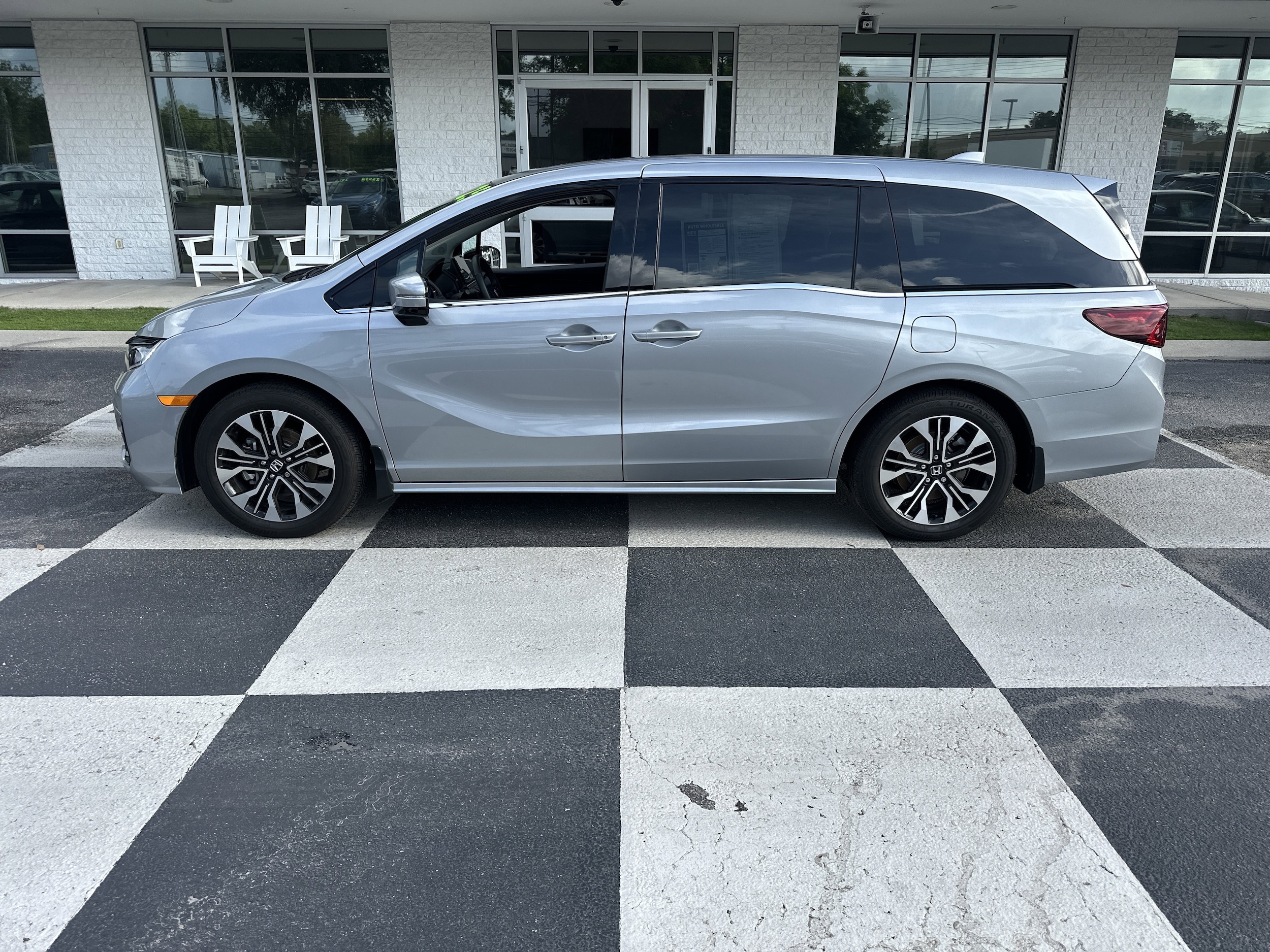 2025 Honda Odyssey Elite's photo