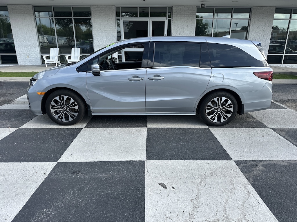 Used 2025 Honda Odyssey Elite Van