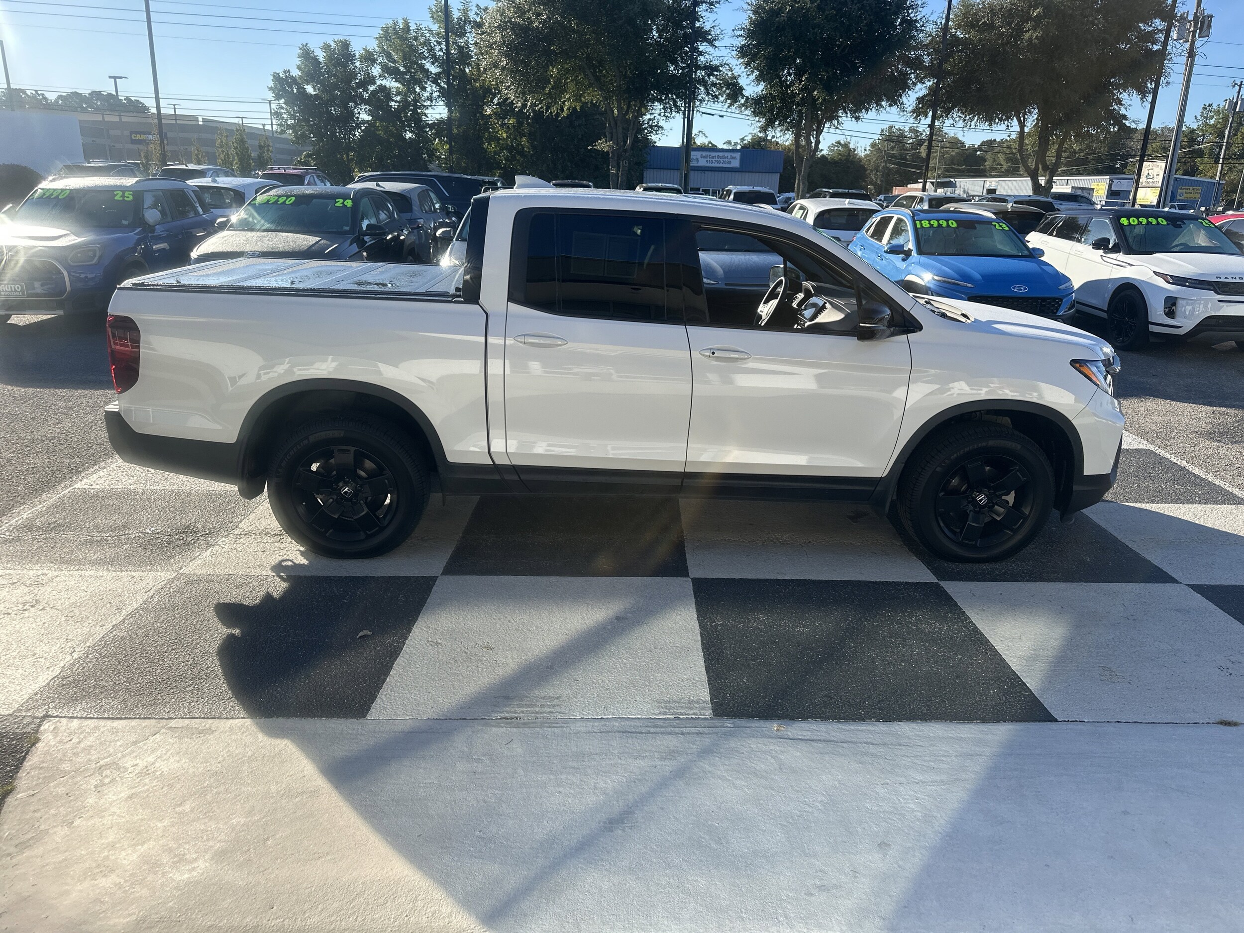 2024 Honda Ridgeline Black Edition photo 3