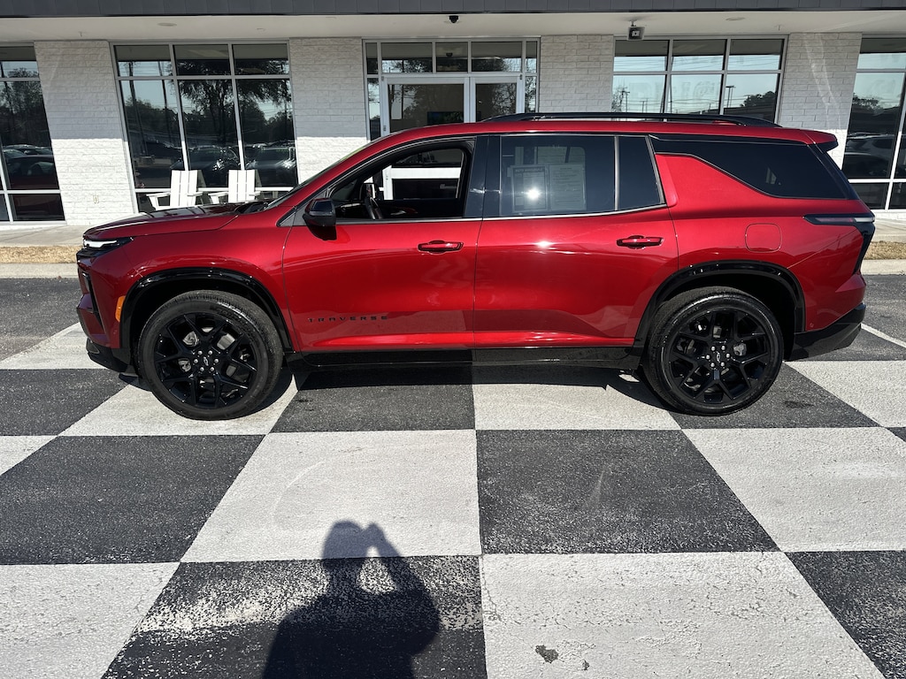 Used 2024 Chevrolet Traverse RS SUV