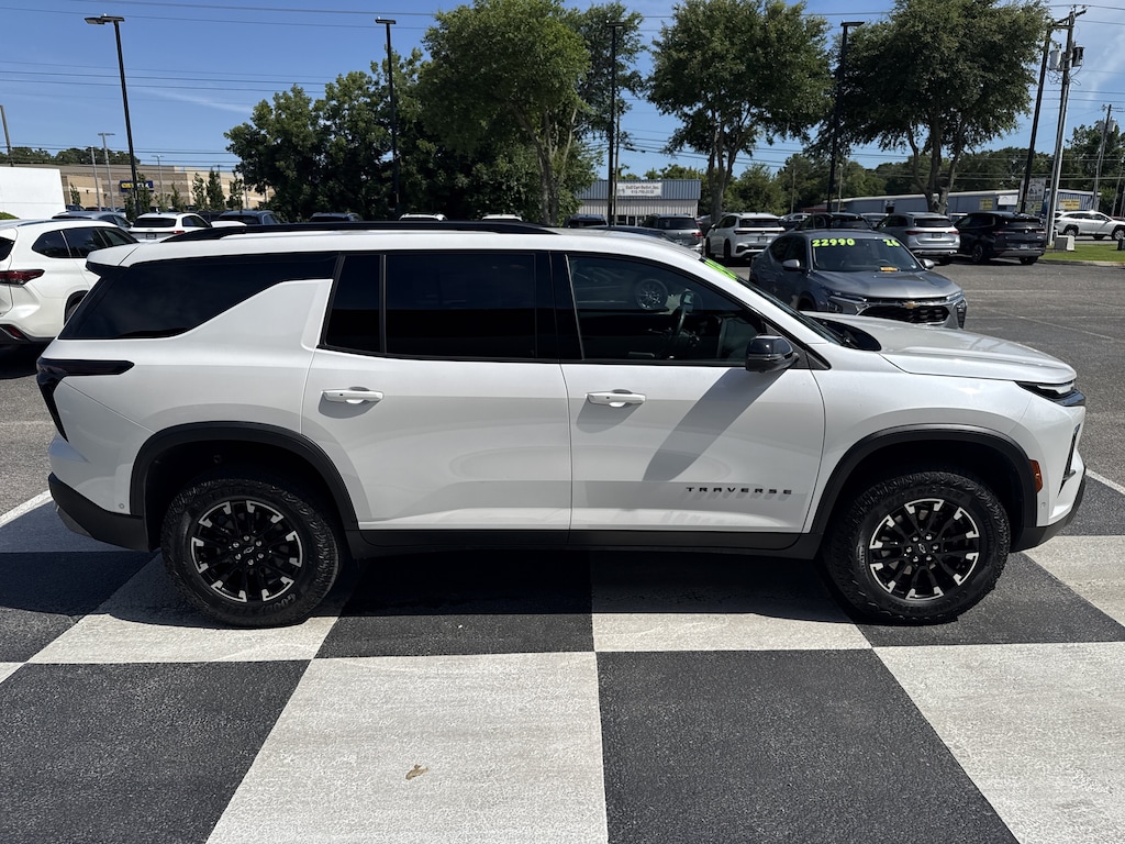 Used 2025 Chevrolet Traverse Z71 SUV