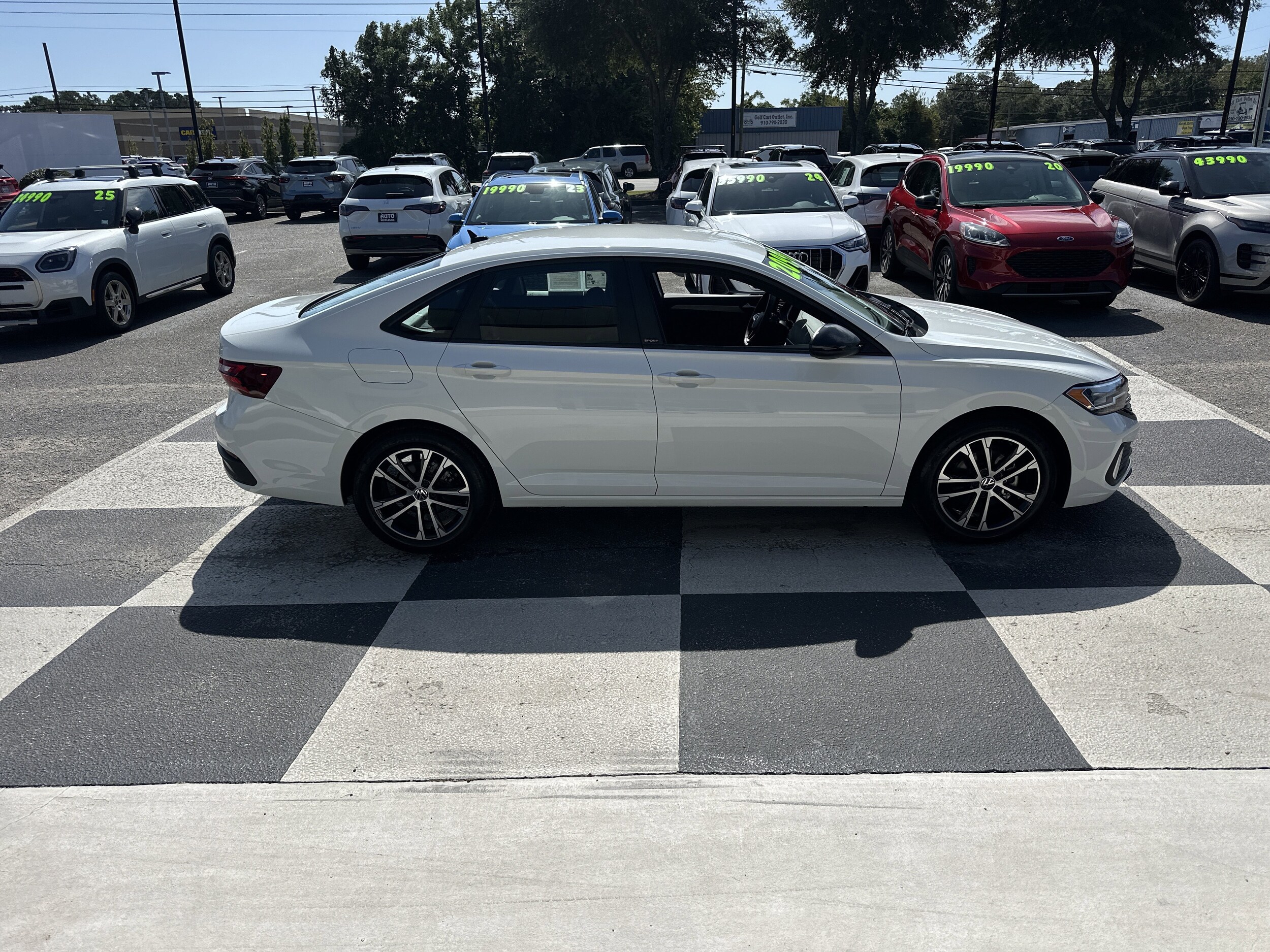 2024 Volkswagen Jetta Sport photo 2