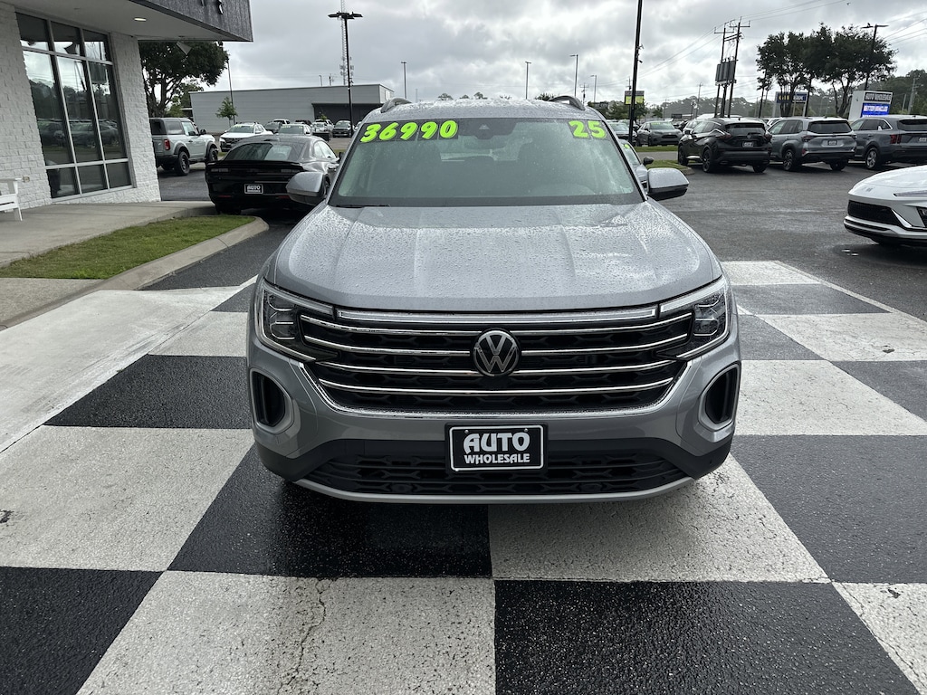 Used 2025 Volkswagen Atlas 2.0T SE w/Technology SUV
