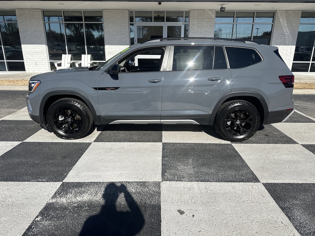 Used 2024 Volkswagen Atlas 2.0T Peak Edition SEL SUV