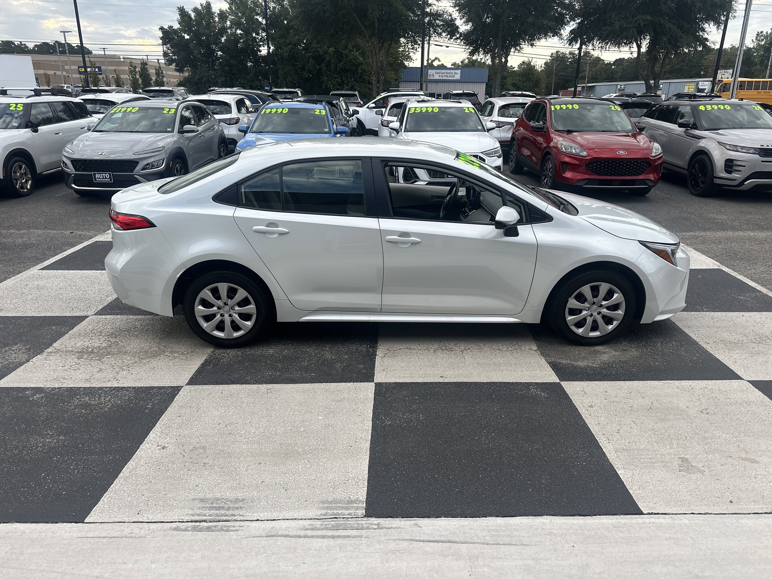 2023 Toyota Corolla Hybrid LE photo 3