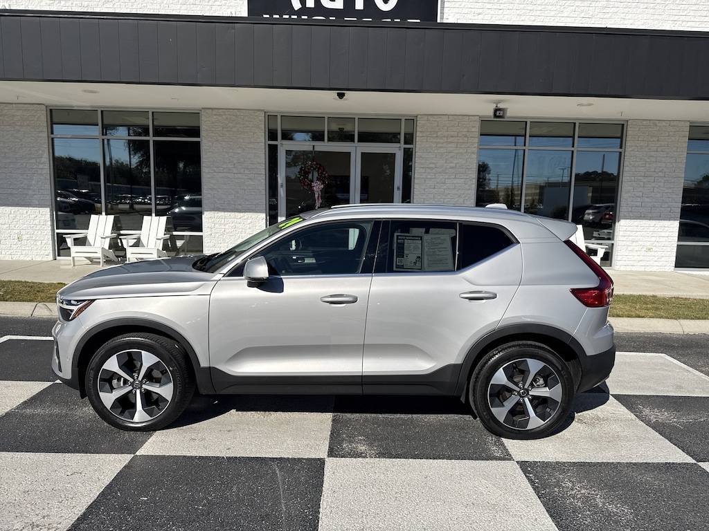 Used 2024 Volvo XC40 B5 Plus Bright SUV