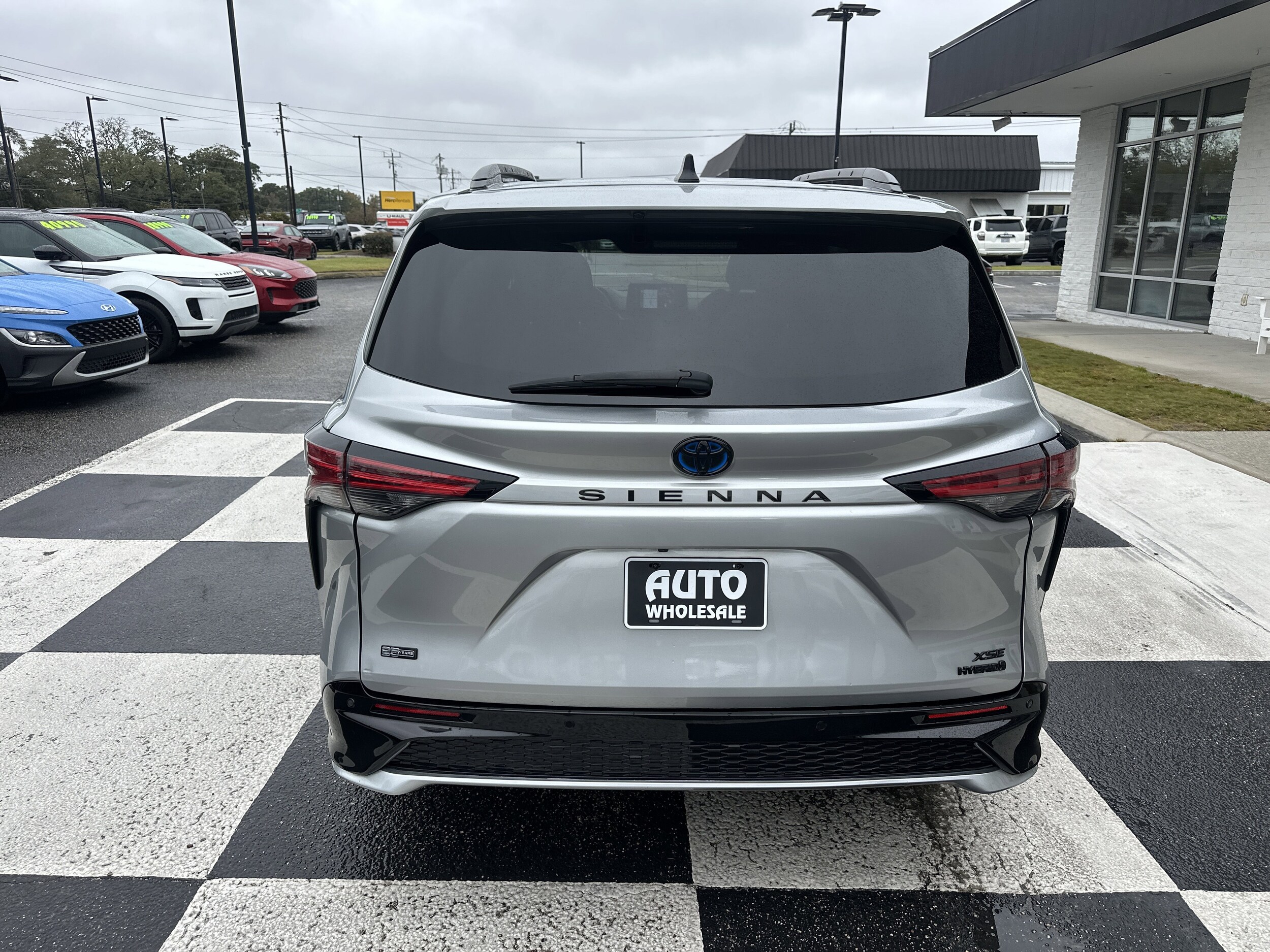 2023 Toyota Sienna XSE photo 4