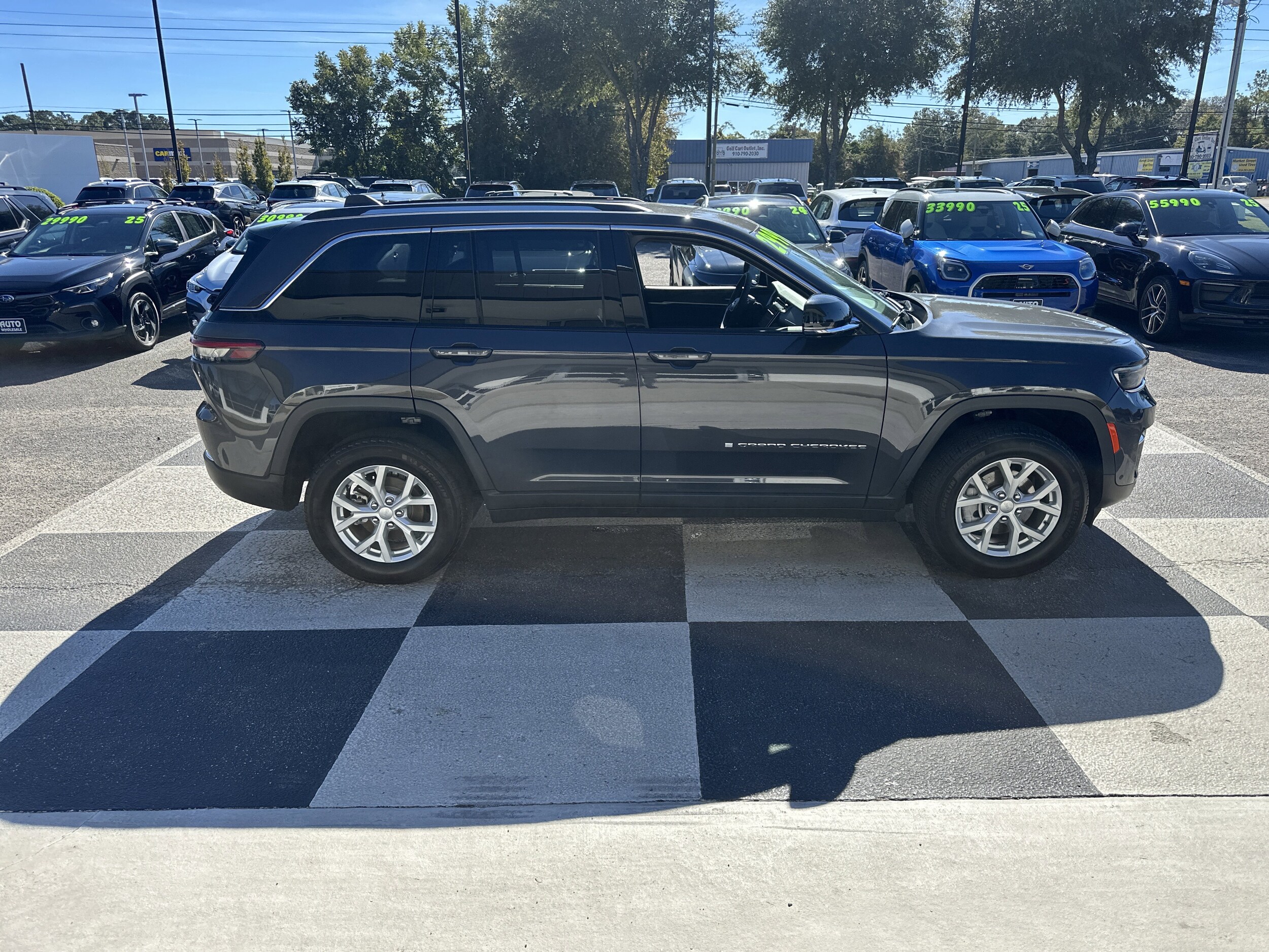 2023 Jeep Grand Cherokee Limited photo 3