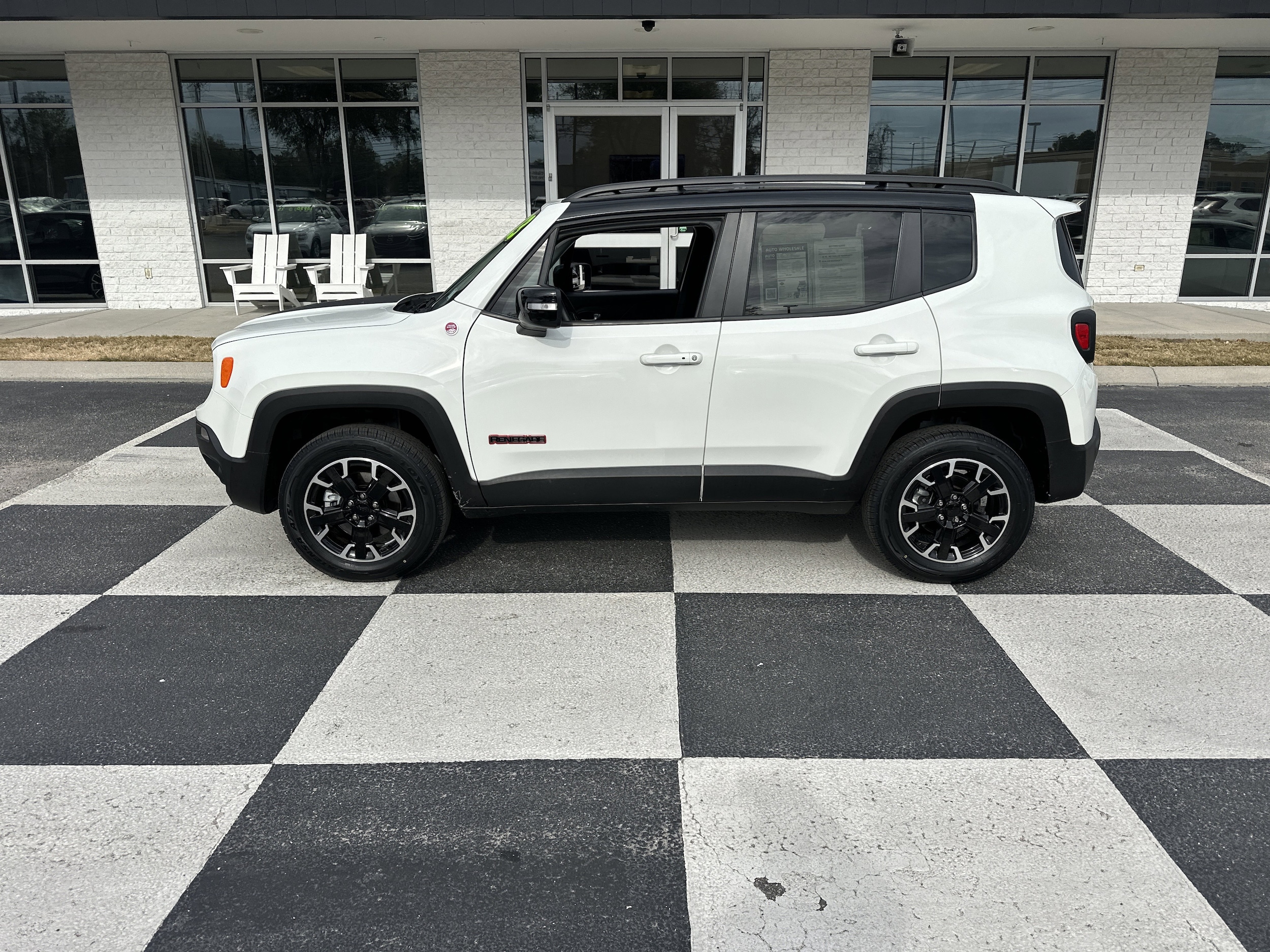 2023 Jeep Renegade Trailhawk
