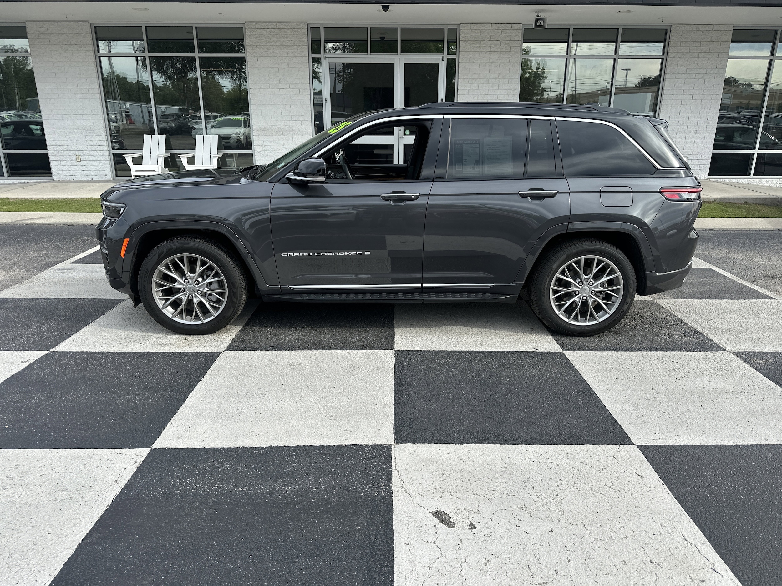 2025 Jeep Grand Cherokee Summit 4x4's photo